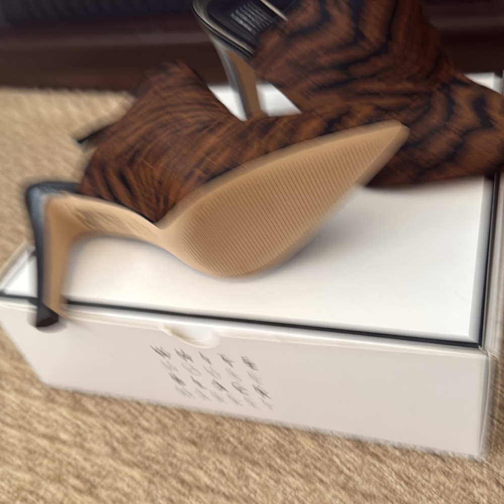 White House Black Market Brown and Black Heeled   Tiger haircalf - Picture 4 of 5